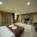 Hilly Szálloda 4*