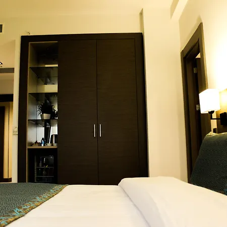 Hilly Hotel 4*