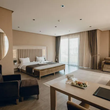 Hilly Hotel 4*