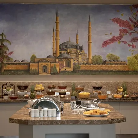 Hilly Hotel 4*