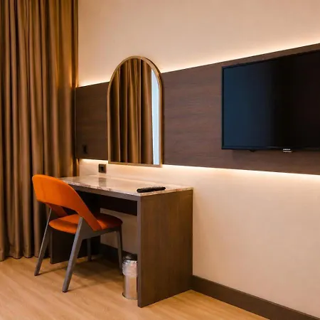 Hilly Hotel 4*