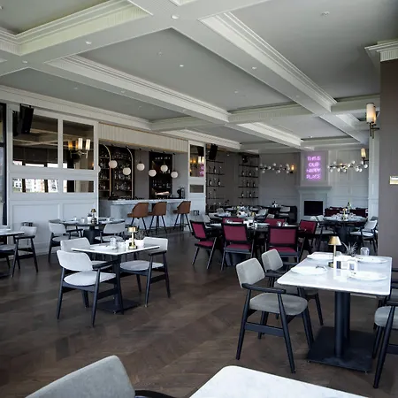 Hotel Hilly