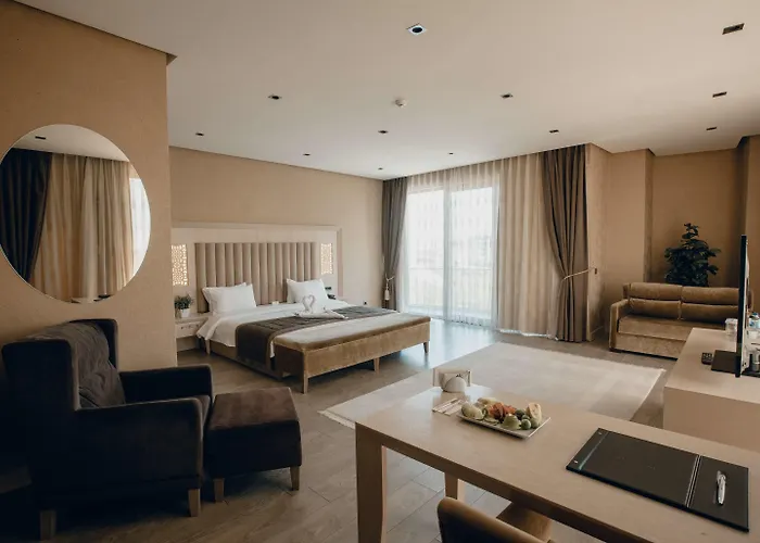 Hilly Hotel 4*
